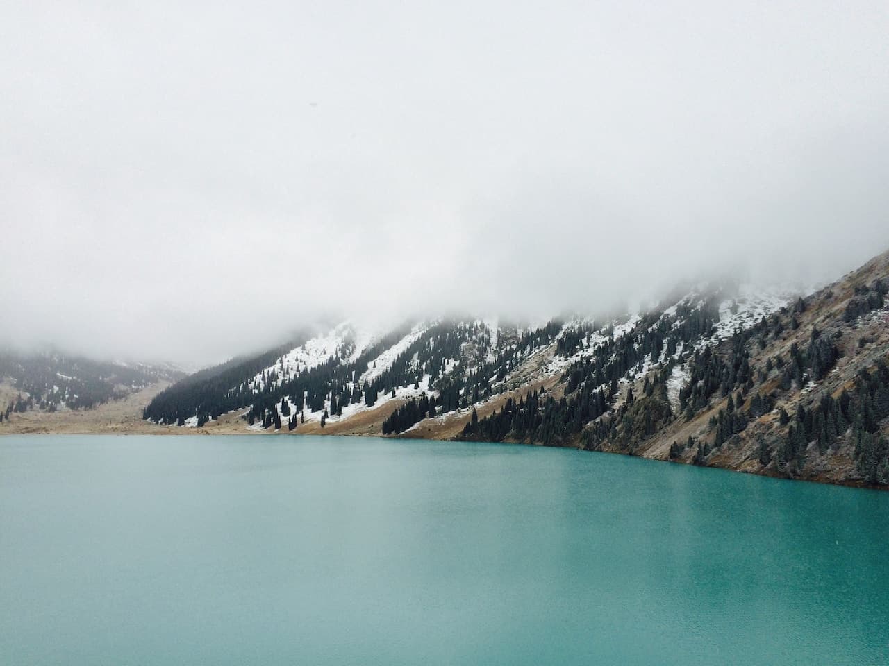 erik sandybaev s1si 1ewh7y unsplash